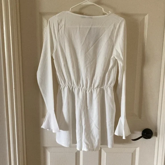 NEW Nasty Gal Knot Front Romper White US Size 8 Long Sleeve Ruffle V-Neck NWT - Picture 9 of 14
